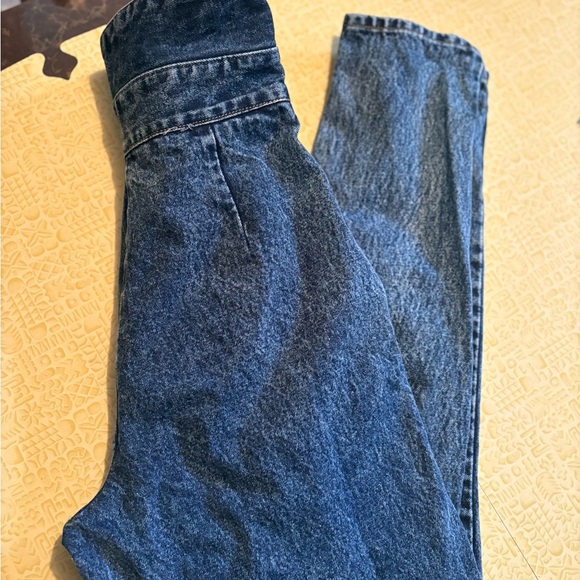 Stylish High Rise Blue Jeans - Picture 2 of 10